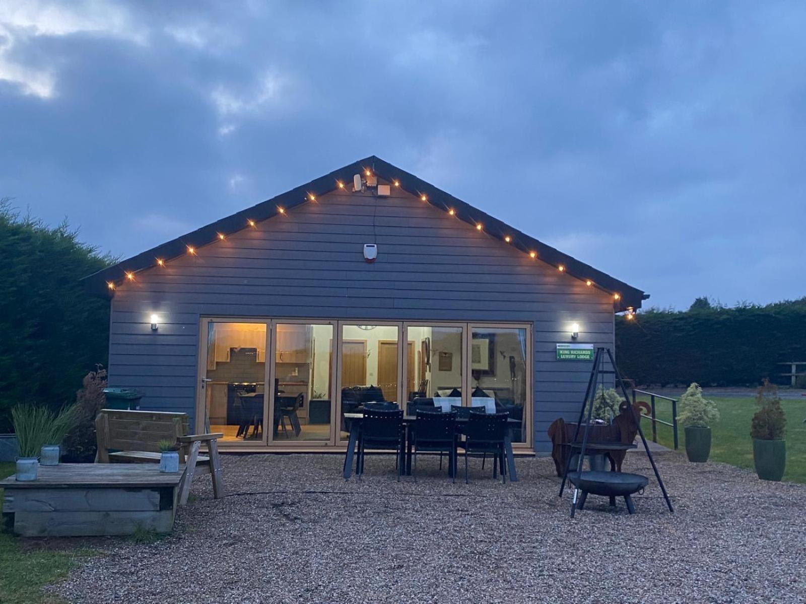 King Richard'S Luxury Lodge - Sleeps Up To 8 ,Dog Friendly ,Near Sherwood Forest At Fairview Farm In Nottingham Set In 88 Acres And Great For Groups,Family Gatherings,Corporate Events Εξωτερικό φωτογραφία